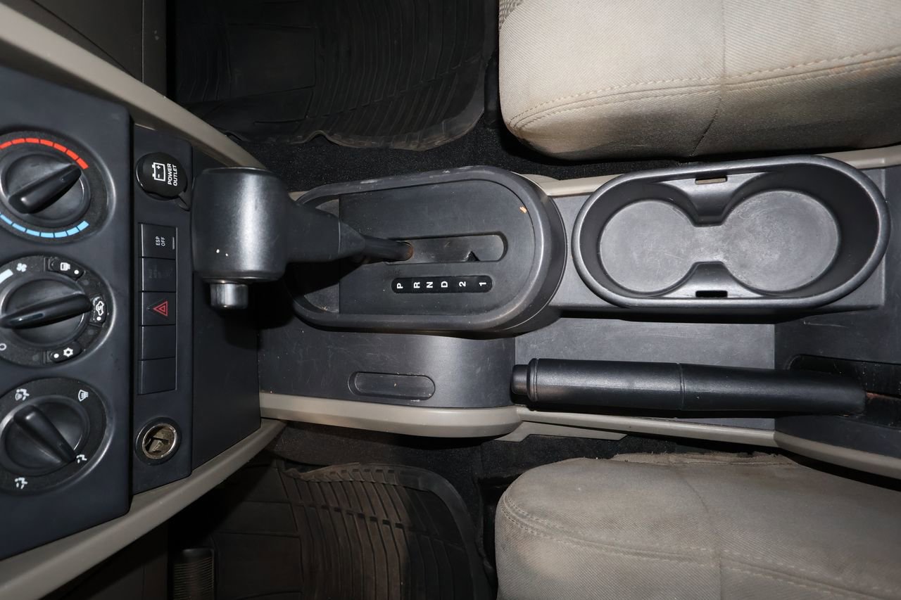 Used 2007 Jeep Wrangler Unlimited Sahara w/ Dual Top Group image 9