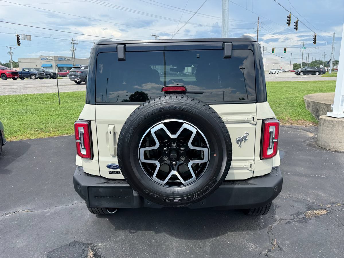 Used 2025 Ford Bronco Outer Banks AWD/4WD image 5