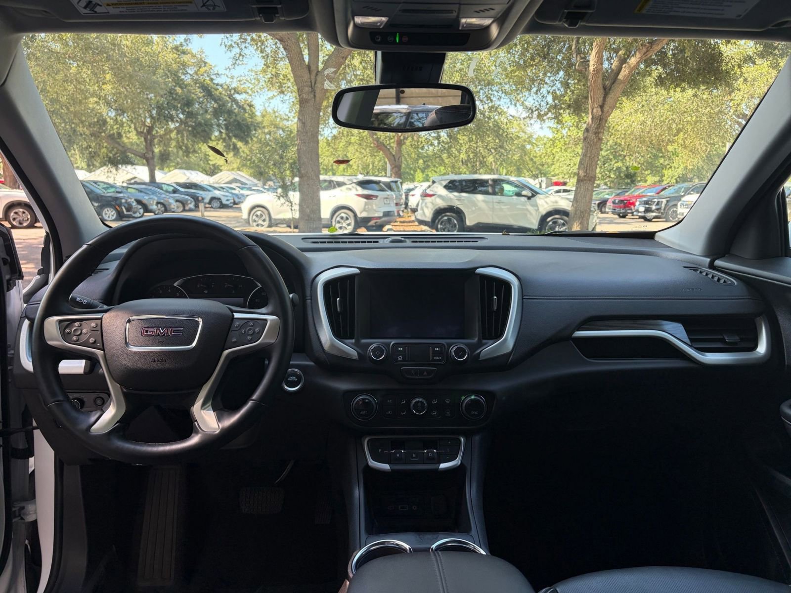 Used 2024 GMC Terrain SLT AWD/4WD image 34