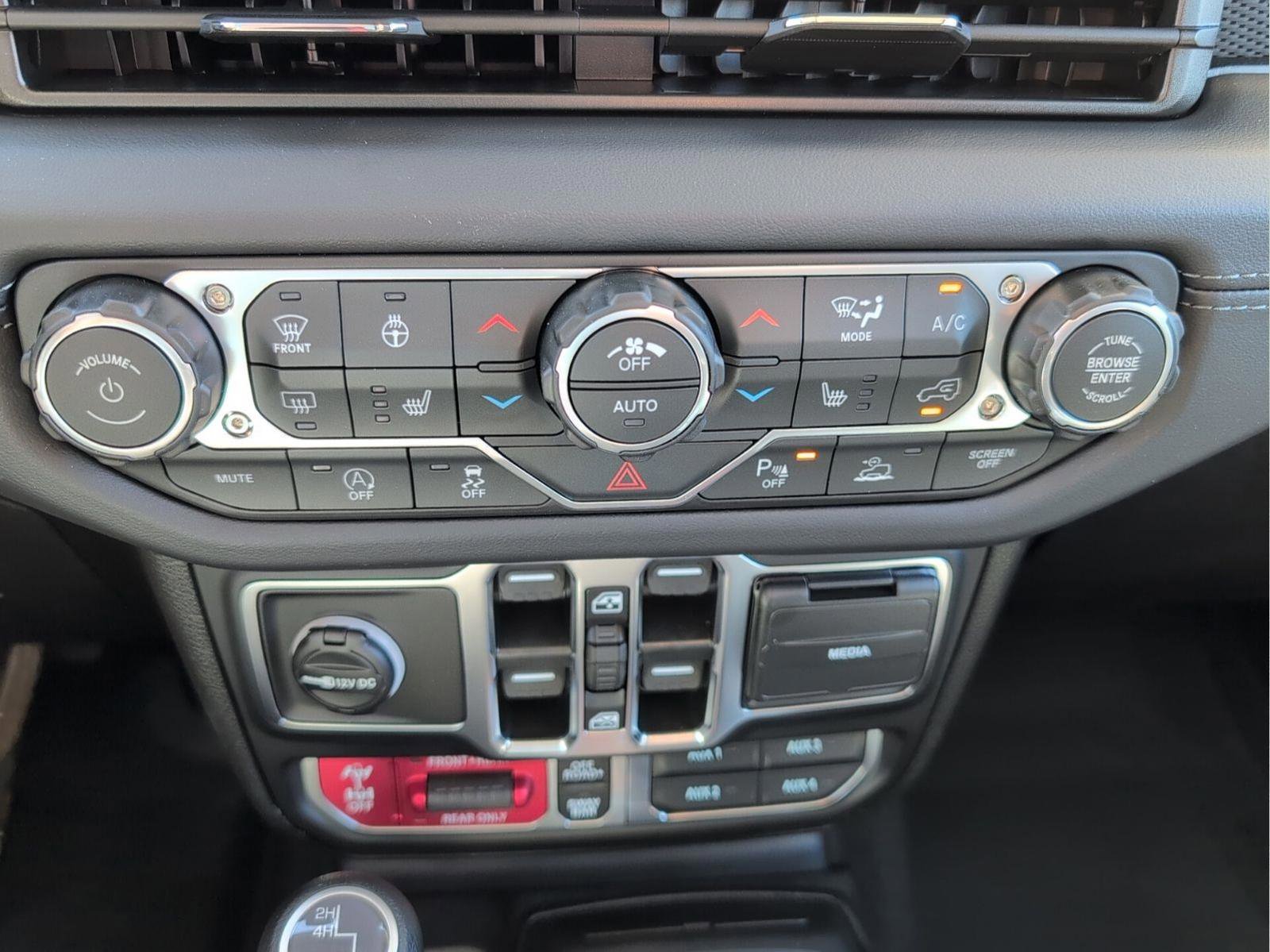 New 2026 Jeep Gladiator Rubicon w/ Safety Group AWD/4WD image 22