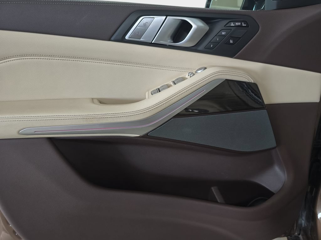 Used 2019 BMW X7 xDrive40i w/ Premium Package AWD/4WD image 27