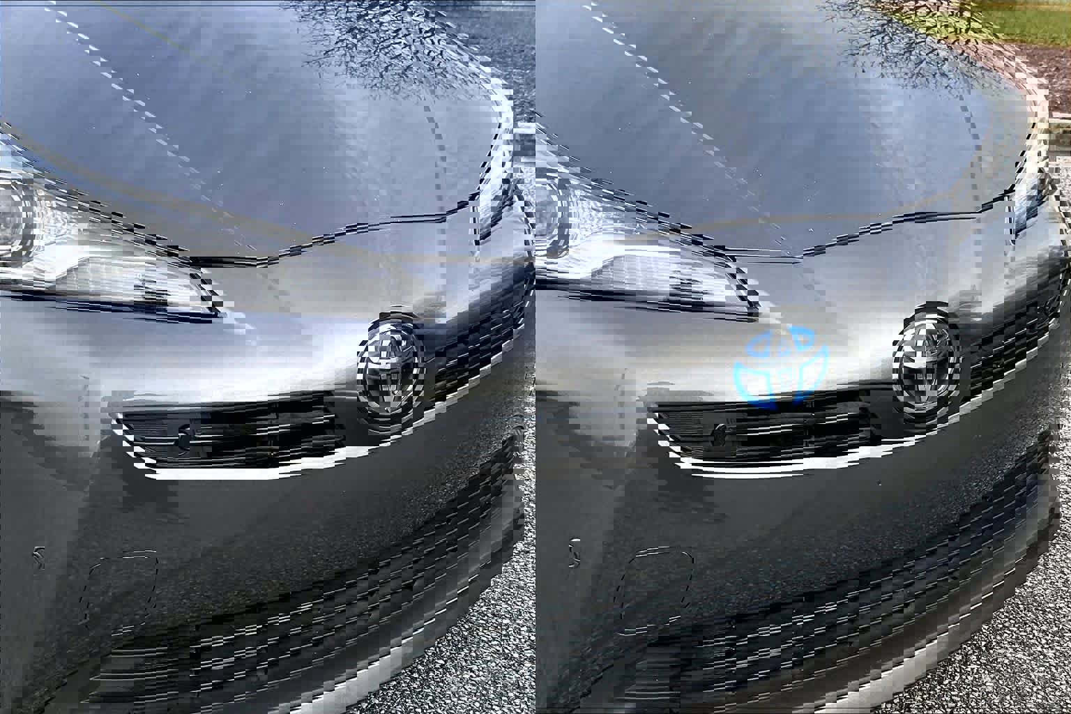 Used 2019 Toyota Prius LE image 28