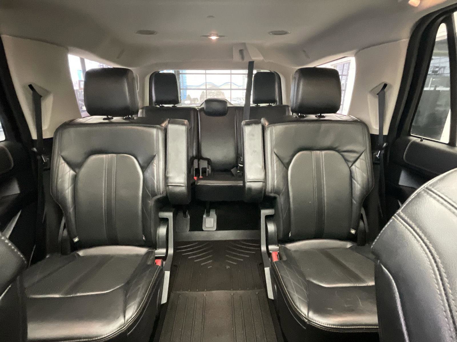 Used 2018 Ford Expedition Platinum image 16