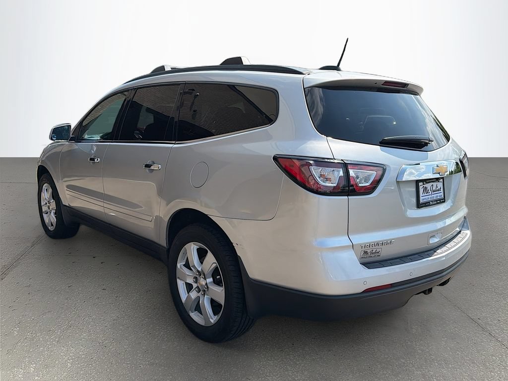 Used 2017 Chevrolet Traverse LT w/ Style and Technology Package FWD image 6