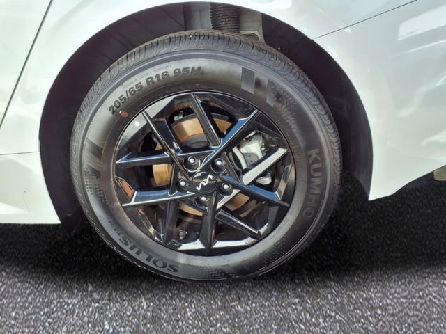 Used 2025 Kia K5 LXS FWD image 5