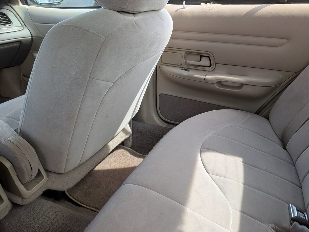 Used 1999 Ford Crown Victoria RWD image 31
