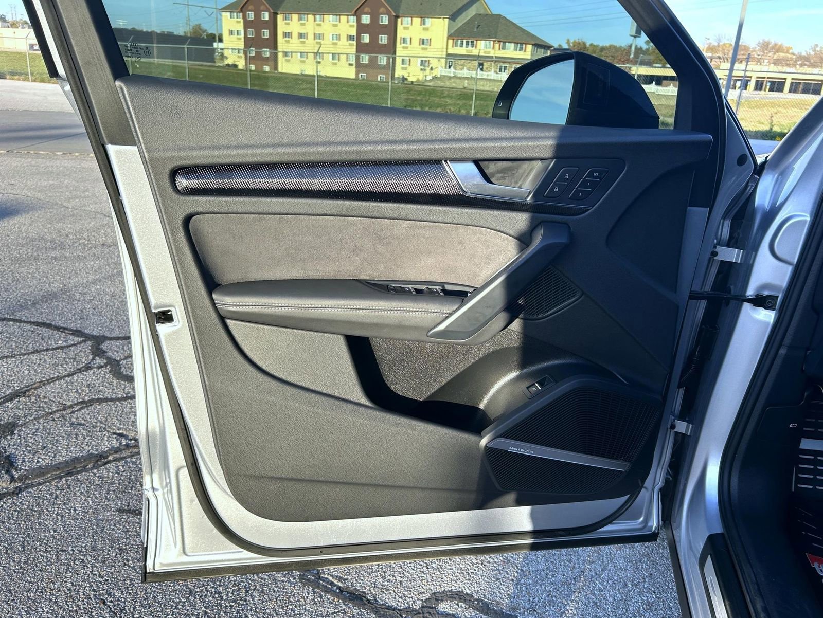 Used 2023 Audi SQ5 Prestige w/ Prestige Package image 9