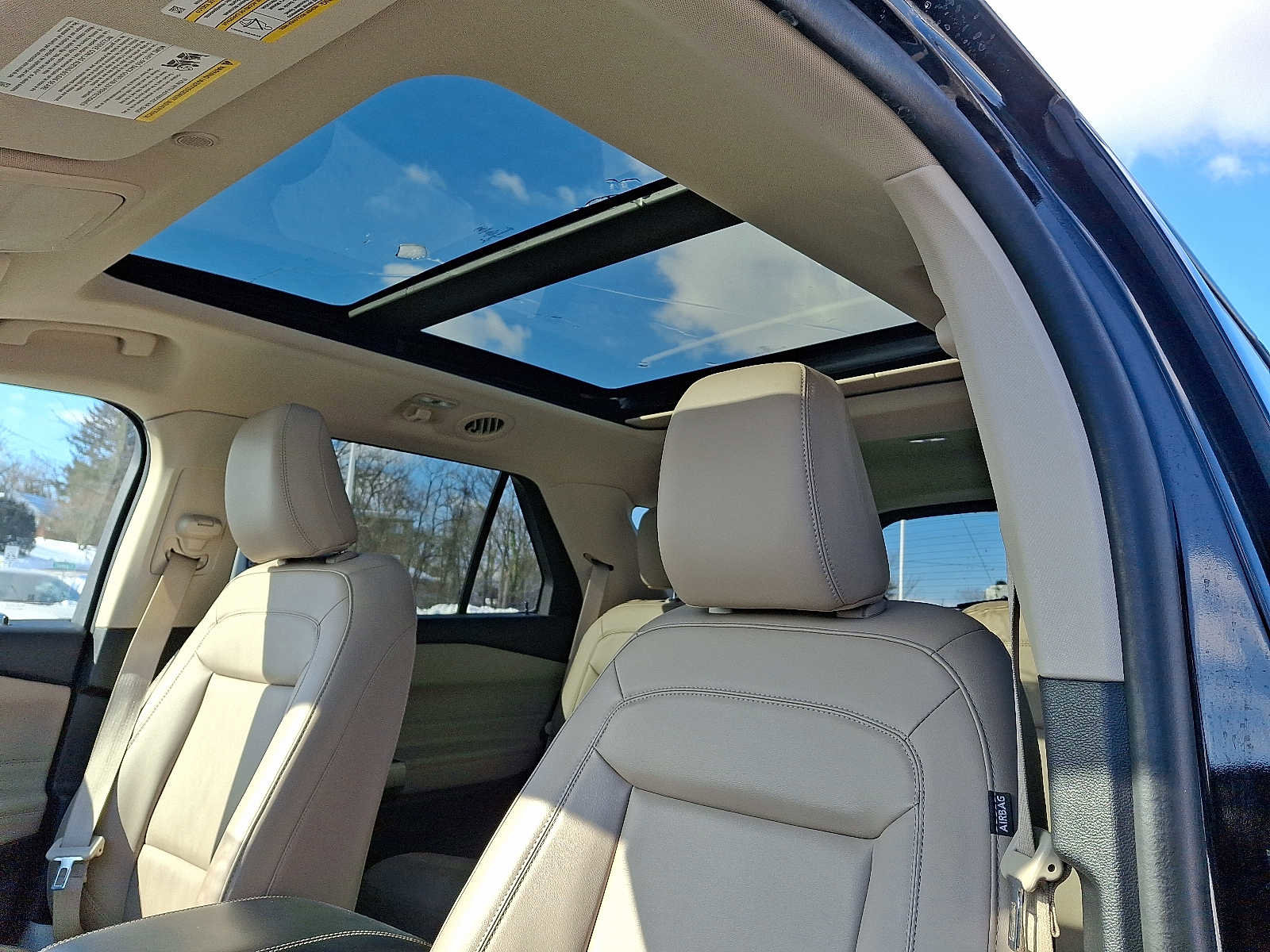 Certified 2022 Ford Explorer XLT w/ Equipment Group 202A image 16