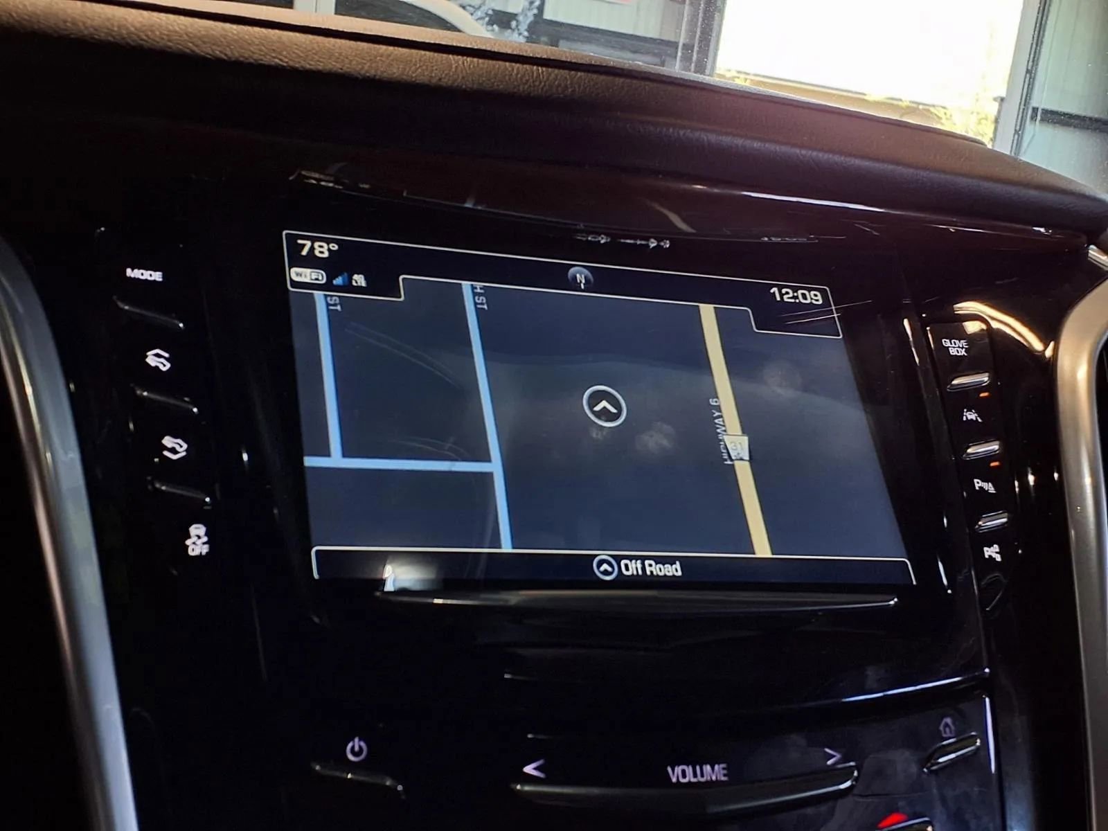 Used 2020 Cadillac Escalade Luxury AWD/4WD image 21