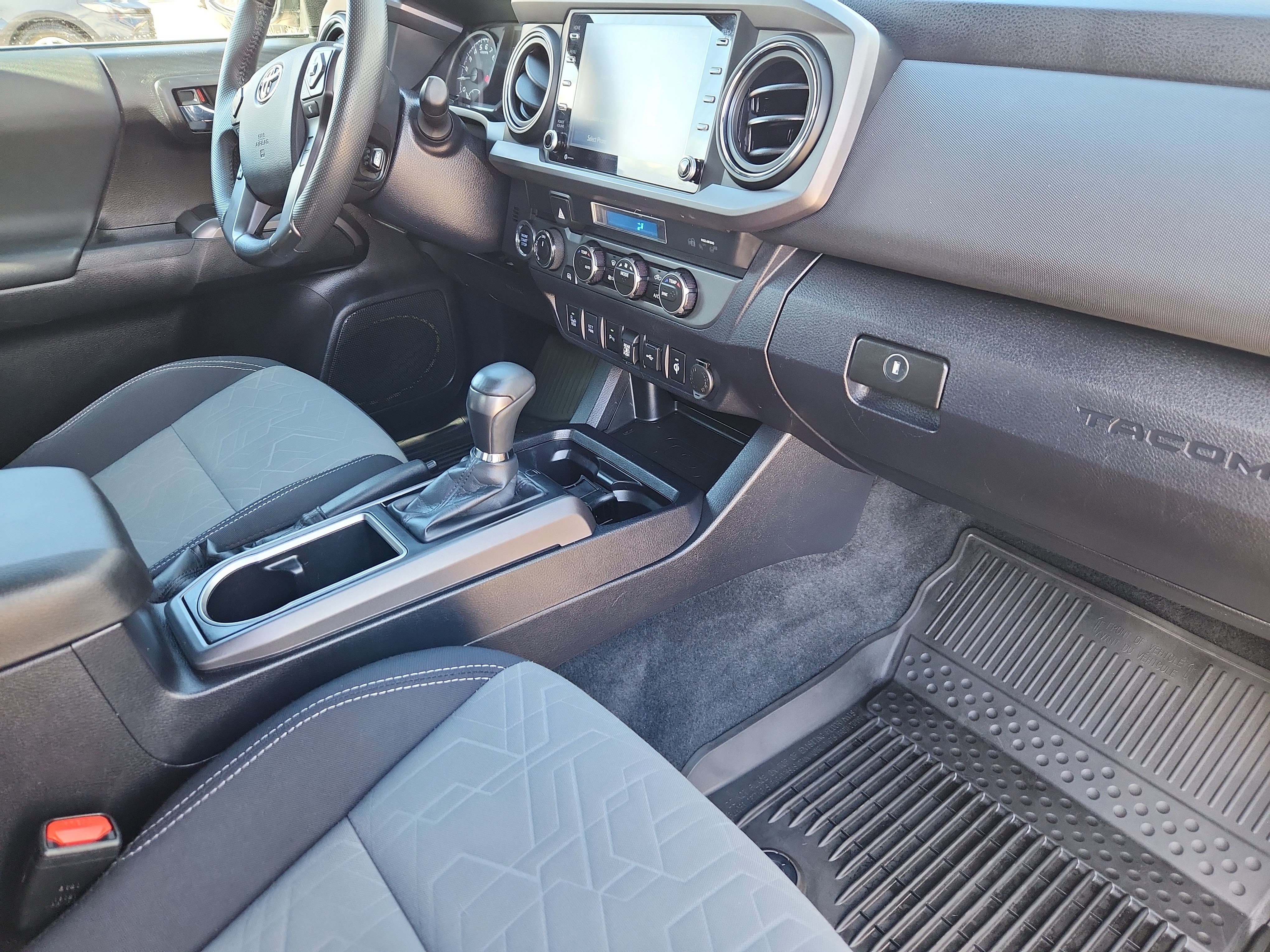 Used 2022 Toyota Tacoma TRD Off-Road w/ Technology Package image 13