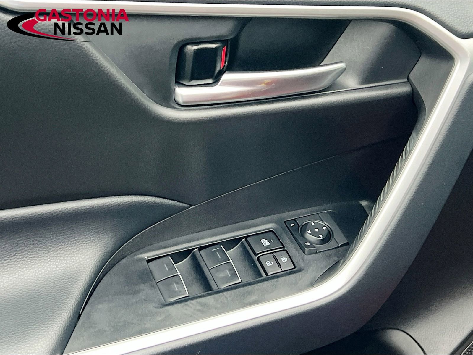 Used 2023 Toyota RAV4 XLE Premium image 23