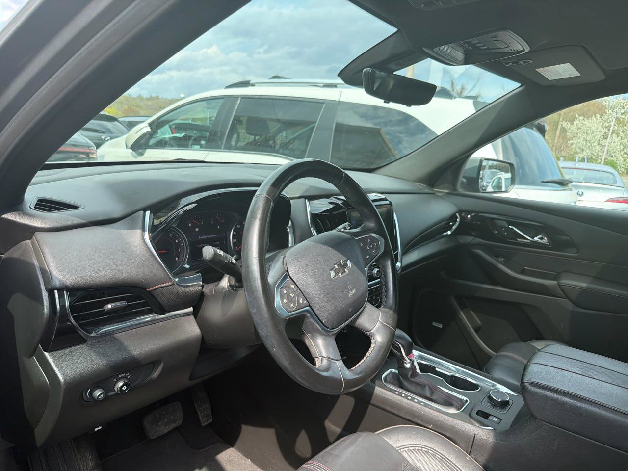 Used 2023 Chevrolet Traverse RS AWD/4WD image 18