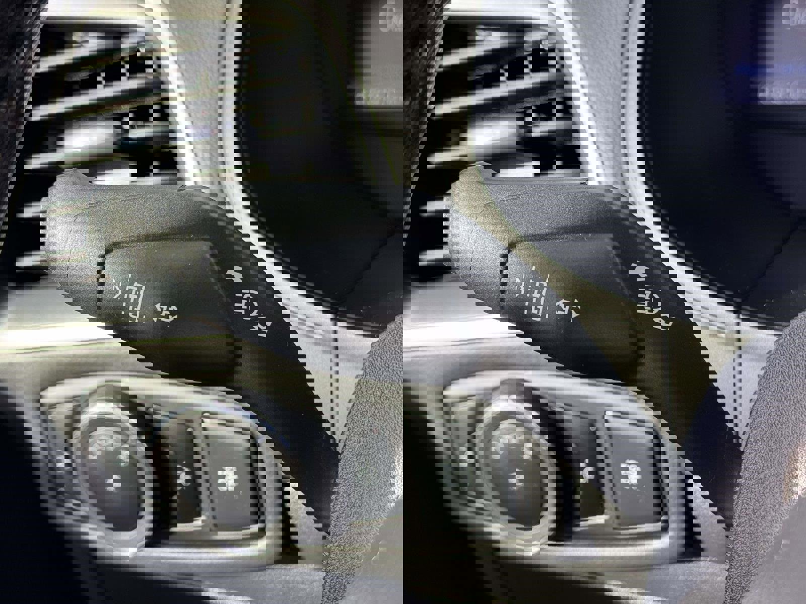 Used 2024 Ford Edge SEL image 26