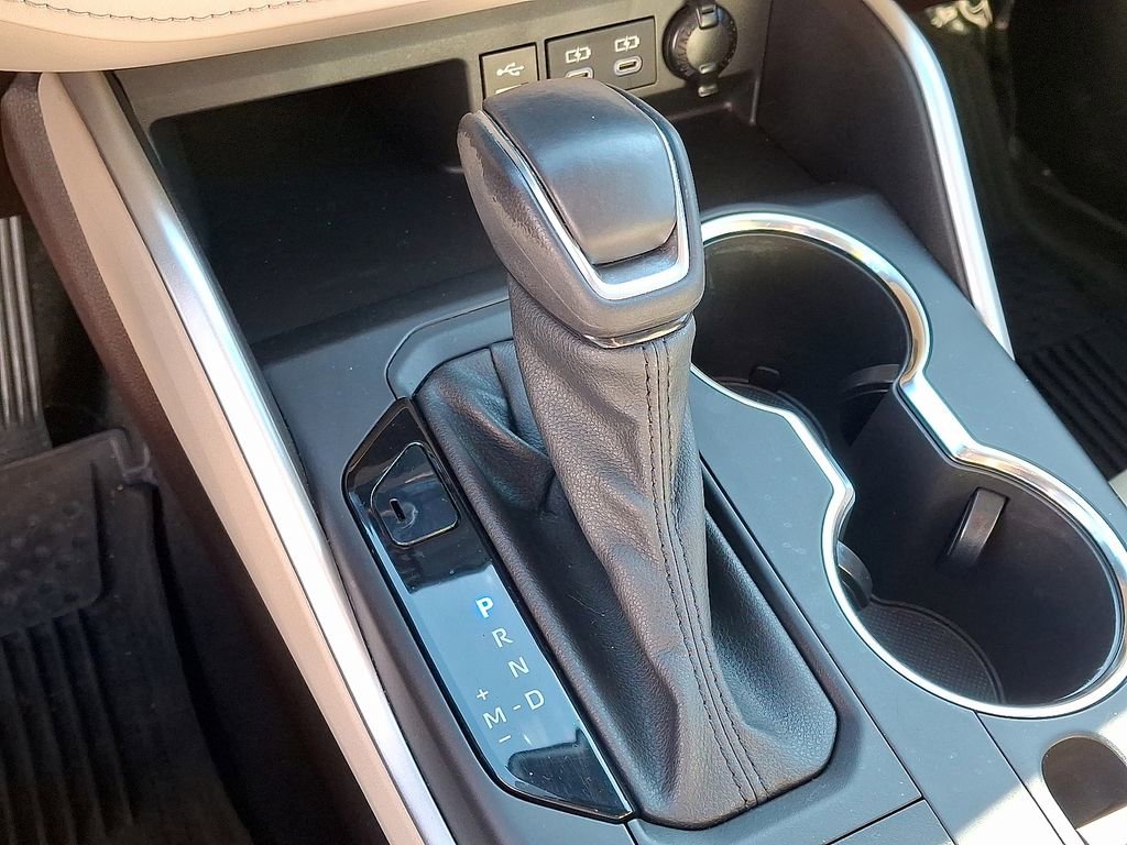 Used 2022 Toyota Highlander XLE image 14