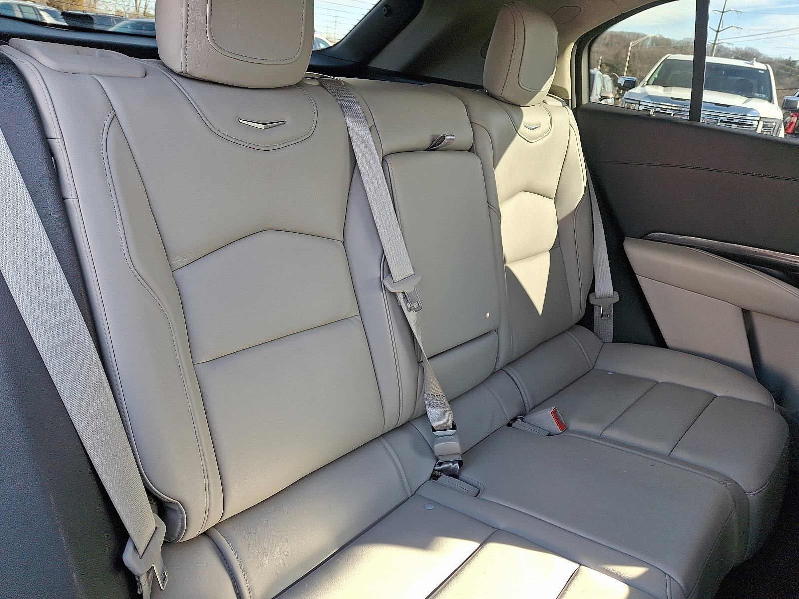 Used 2020 Cadillac XT4 Premium Luxury w/ Cold Weather Package image 20