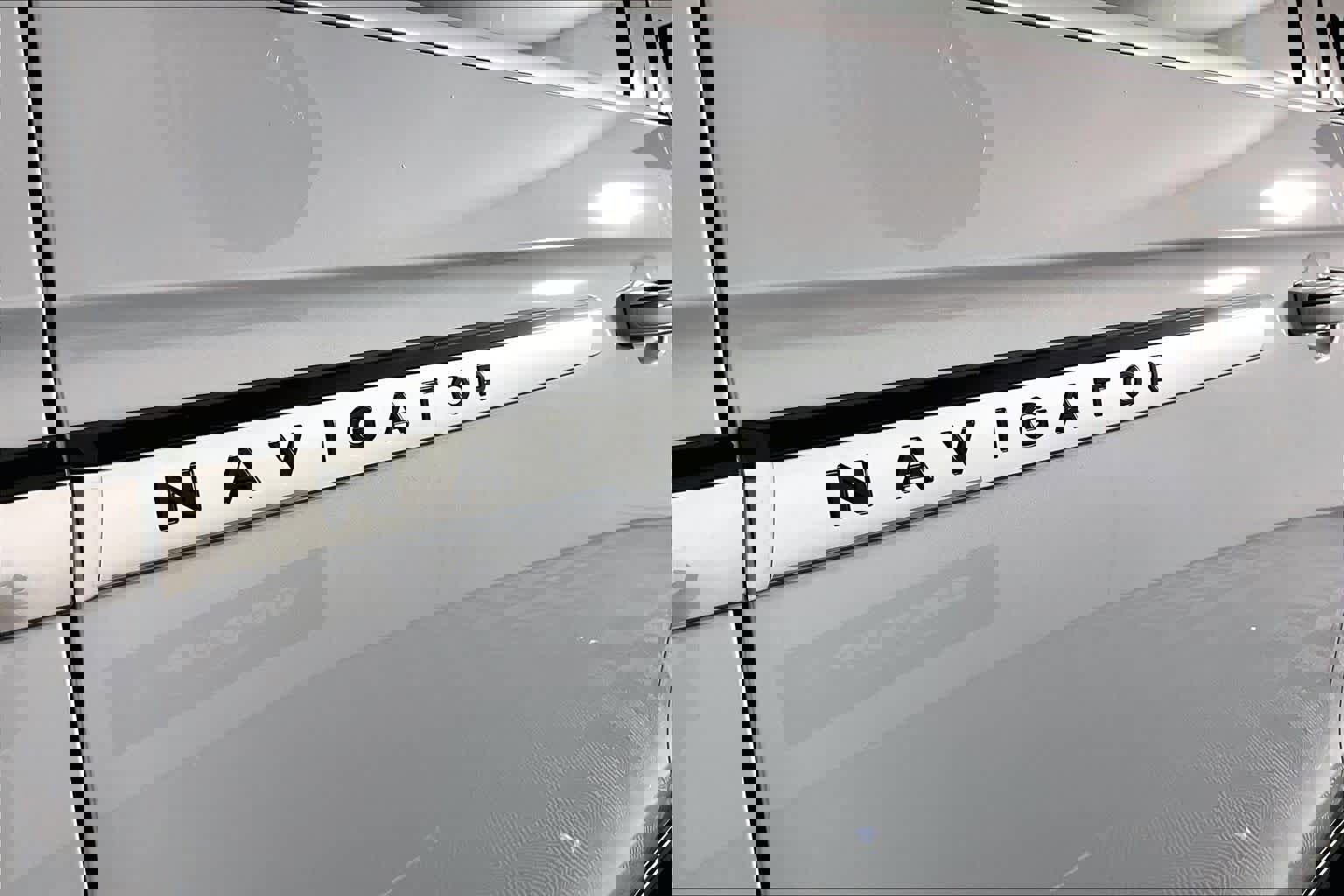 Used 2025 Lincoln Navigator Reserve image 29