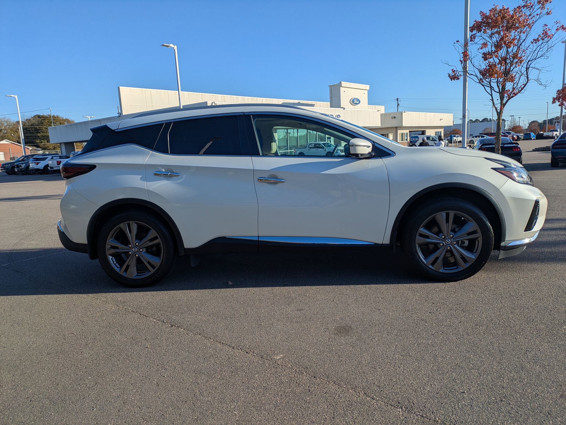 Used 2020 Nissan Murano Platinum image 3