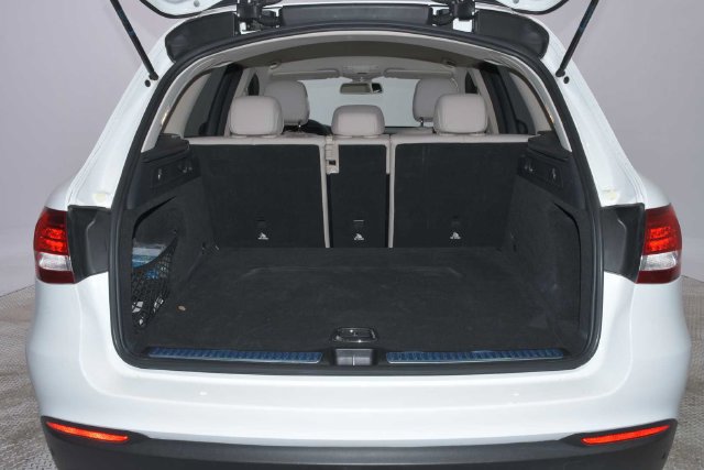 Used 2019 Mercedes-Benz GLC 300 image 7