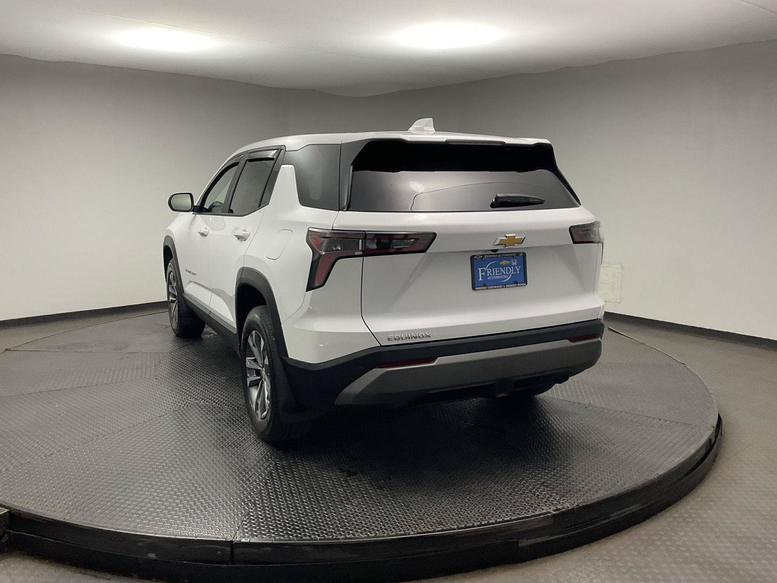 Certified 2026 Chevrolet Equinox LT w/ LPO, Floor Liner Package FWD image 5