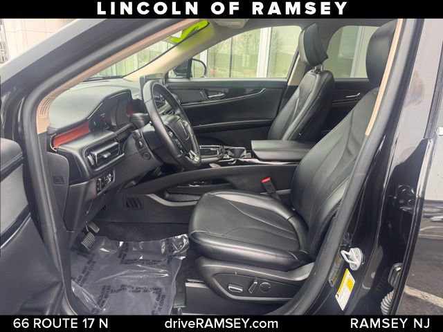 Used 2023 Lincoln Nautilus Reserve image 11