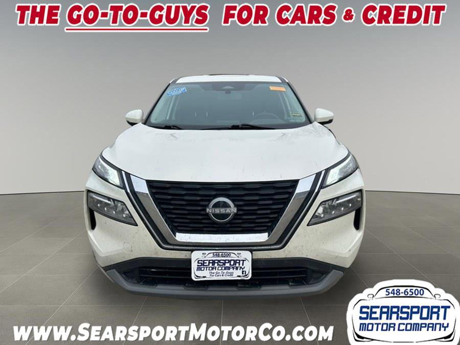 Used 2023 Nissan Rogue SV image 2