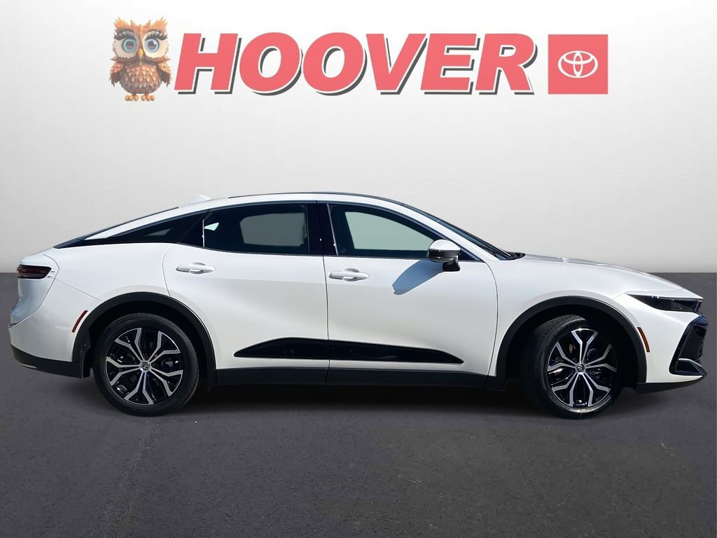 Used 2023 Toyota Crown Limited image 2