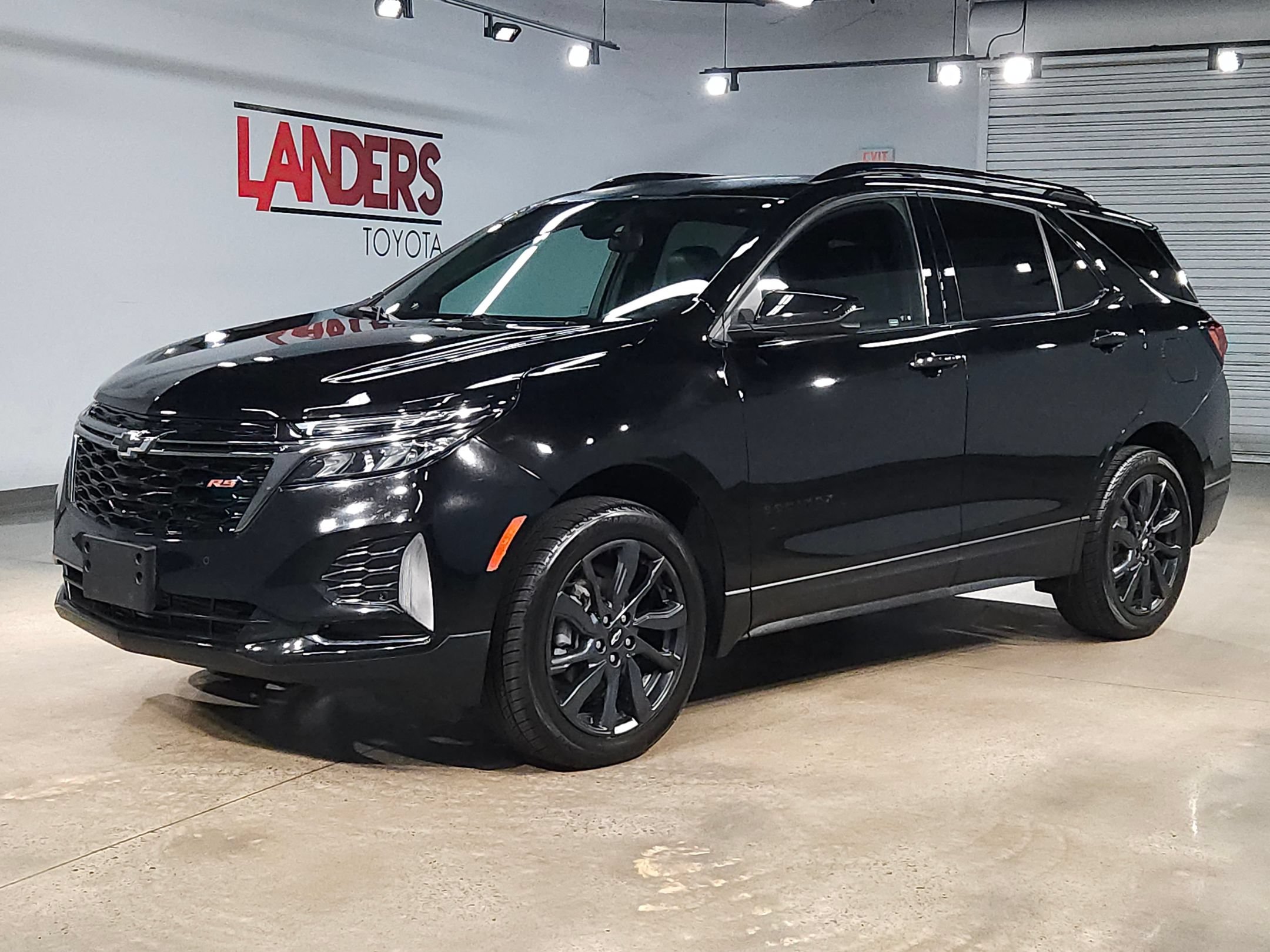 Used 2023 Chevrolet Equinox RS AWD/4WD image 3