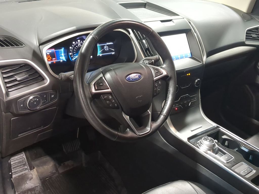 Used 2020 Ford Edge SEL image 12