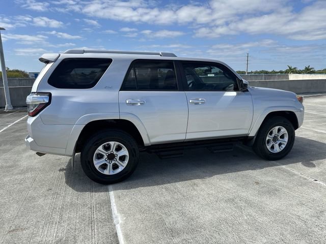 Used 2018 Toyota 4Runner SR5 AWD/4WD image 20