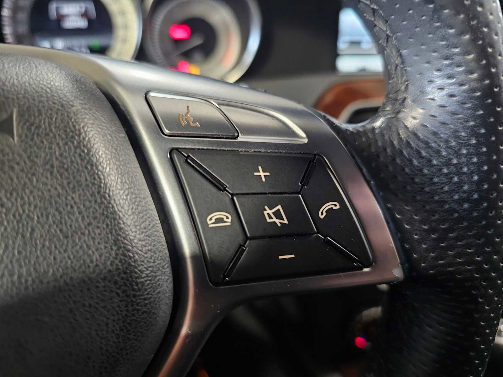 Used 2013 Mercedes-Benz C 300 Sport image 20