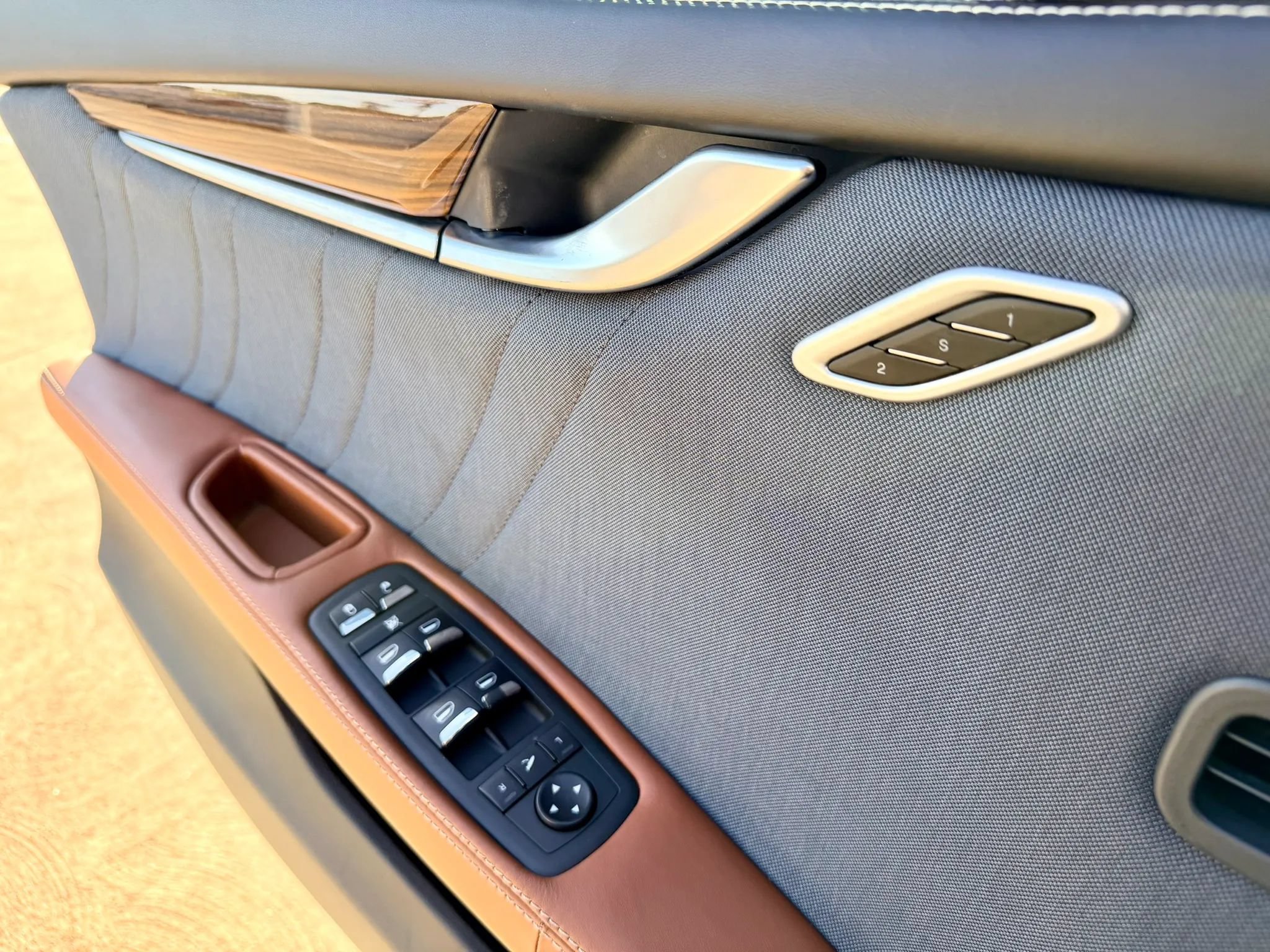 Used 2019 Maserati Ghibli GranLusso RWD image 24