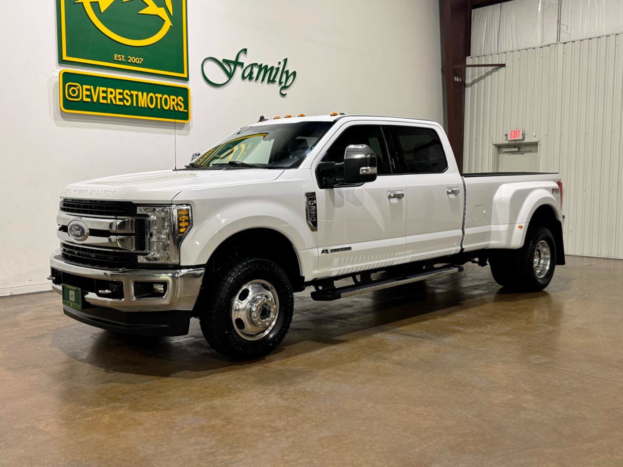 Used 2019 Ford F350 XLT w/ XLT Premium Package AWD/4WD image 3