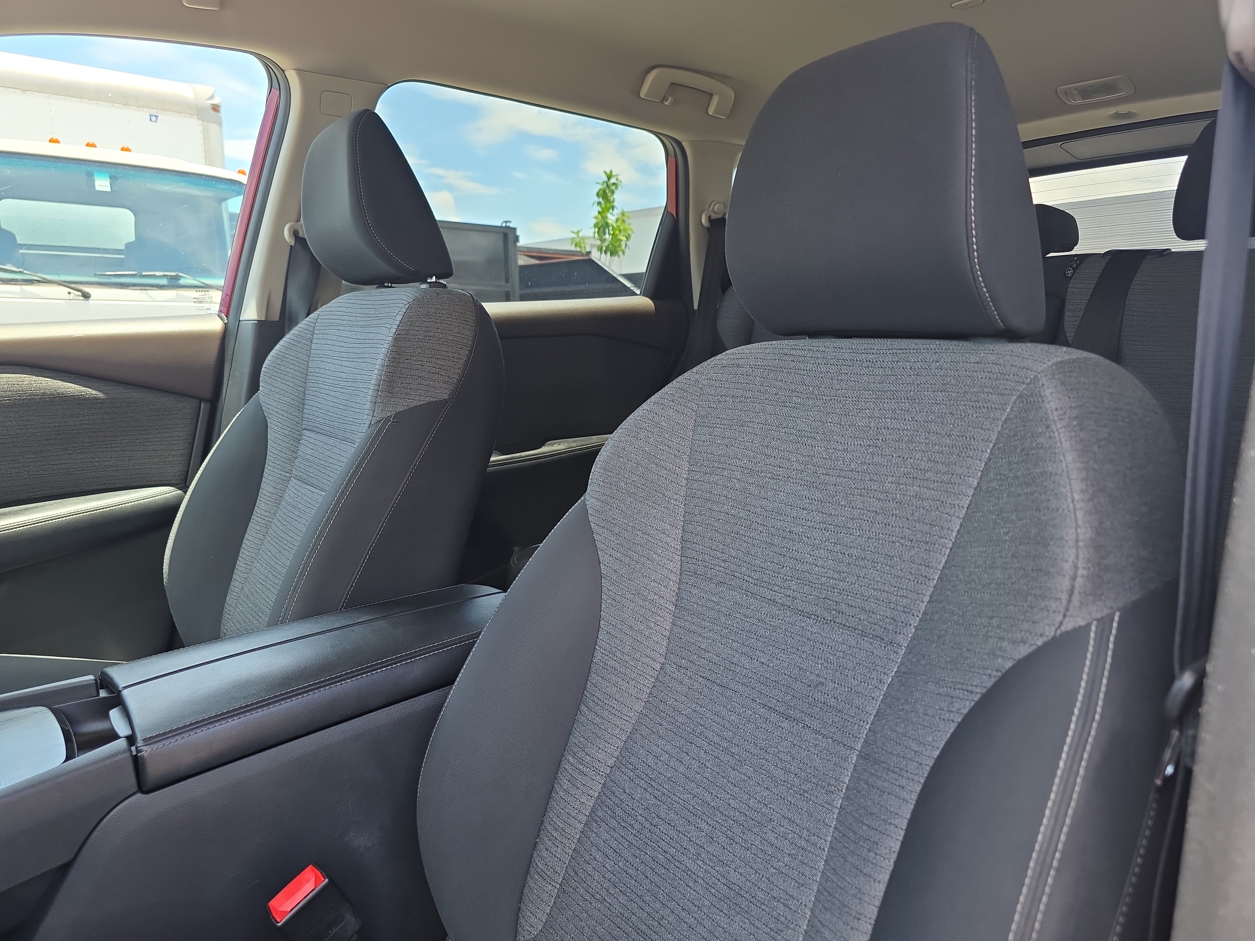 Used 2023 Nissan Rogue SV FWD image 25
