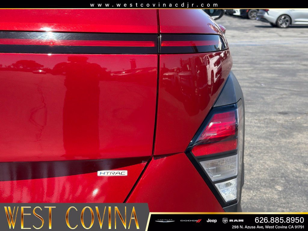 Used 2024 Hyundai Kona SEL AWD/4WD image 11