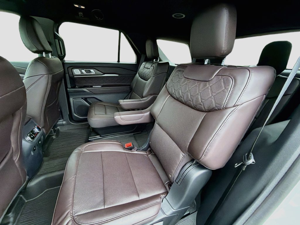 New 2026 Ford Explorer Platinum w/ LUX Leather Package AWD/4WD image 26