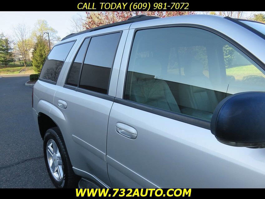 Used 2008 Chevrolet TrailBlazer LT w/ Sun And 6-Disc Cd Package AWD/4WD image 24