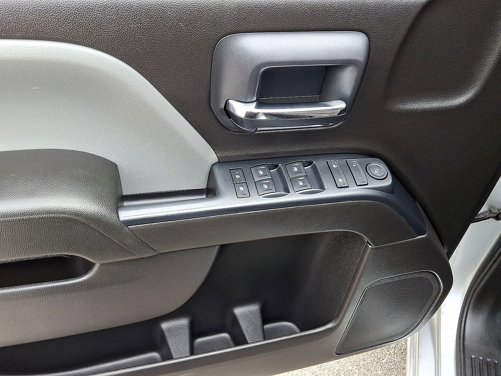 Used 2016 Chevrolet Silverado 1500 Custom RWD image 10