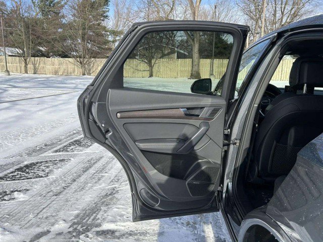 Certified 2025 Audi Q5 2.0T Premium Plus w/ Premium Plus Package image 24