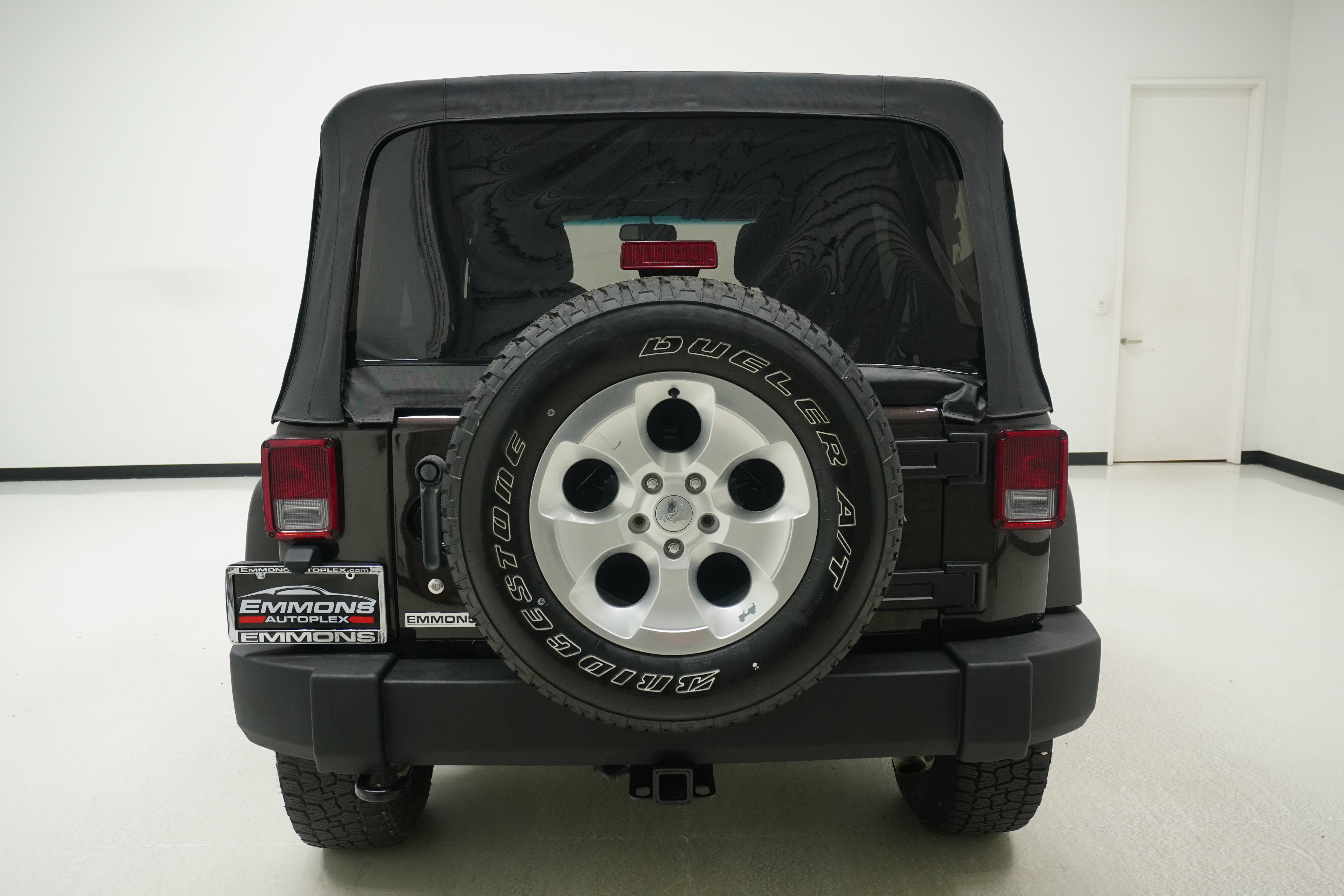 Used 2013 Jeep Wrangler Unlimited Sahara AWD/4WD image 5