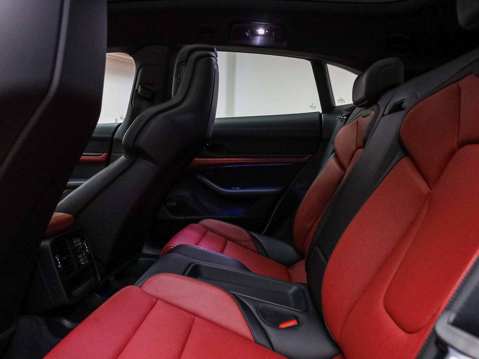 Used 2025 Porsche Taycan 4S image 18