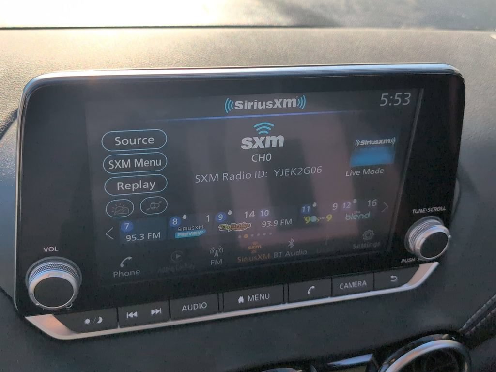 Used 2025 Nissan Sentra SV FWD image 18