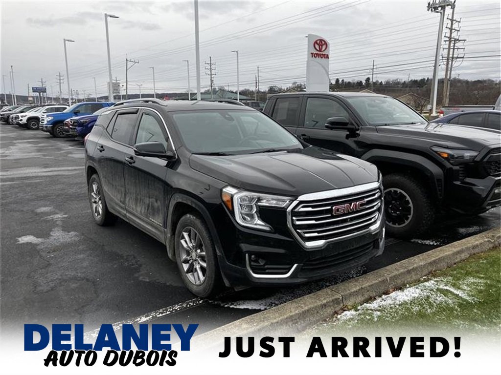 Used 2022 GMC Terrain SLT w/ Tech Package image 1