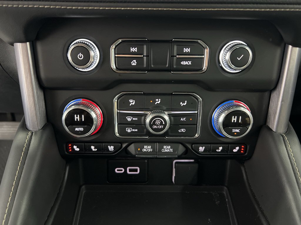 Used 2024 GMC Yukon SLT AWD/4WD image 18