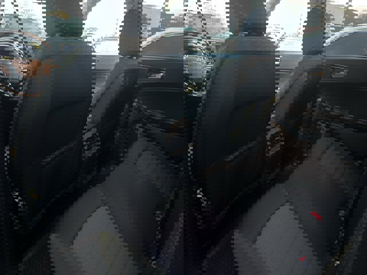 Used 2021 Ford Edge SE image 11