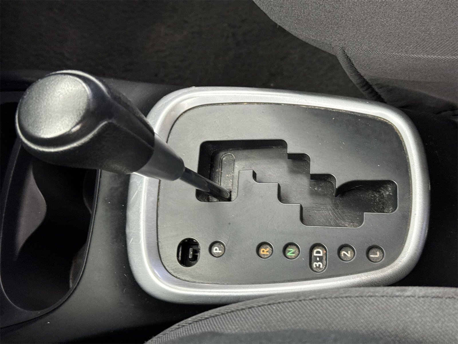 Used 2015 Toyota Yaris LE image 27