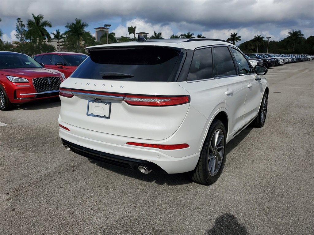 New 2026 Lincoln Corsair Grand Touring image 3