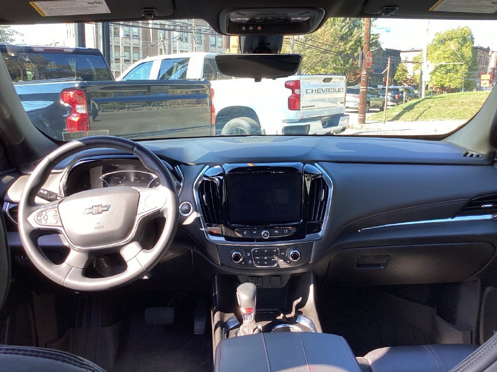 Used 2023 Chevrolet Traverse RS w/ LPO, Cargo Package AWD/4WD image 27