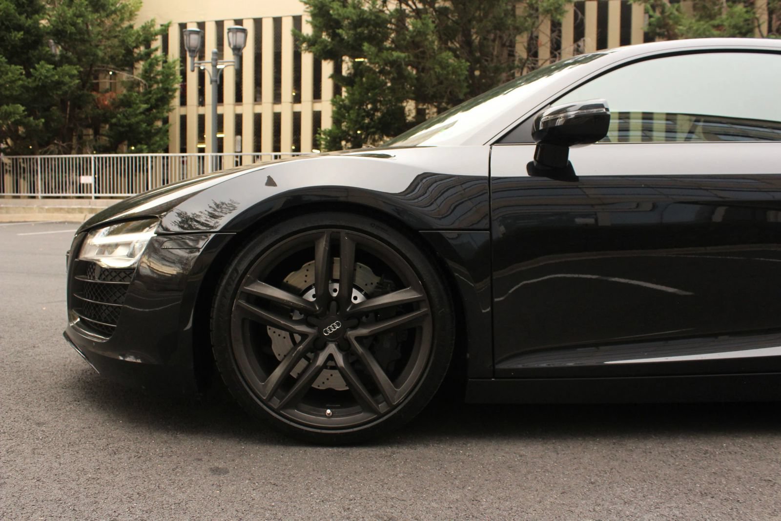 Used 2014 Audi R8 V8 w/ Enhanced Leather Package AWD/4WD image 20