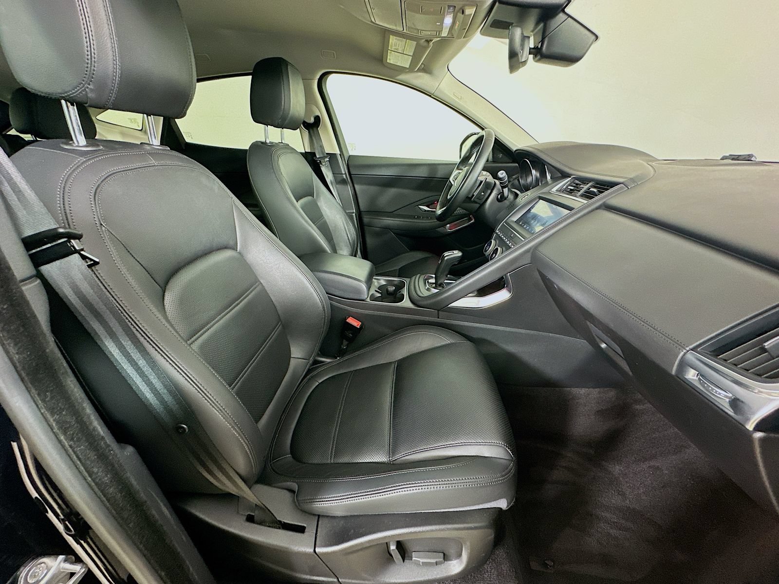 Used 2020 Jaguar E-PACE AWD/4WD image 39