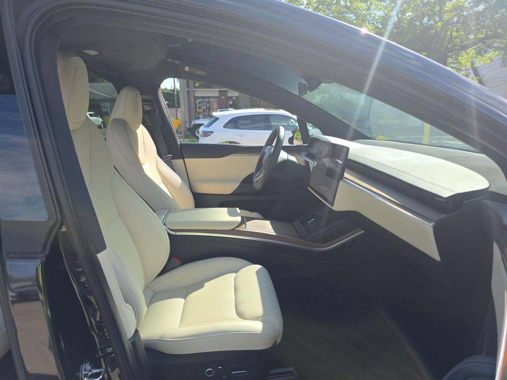 Used 2024 Tesla Model X AWD/4WD image 5